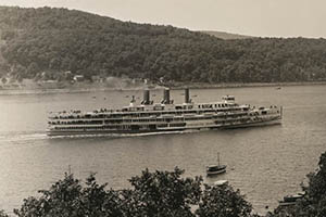 02 - A photograph of the steamboat Washington Irving taken by Frank B. Howard - R1LD20 - Local History Collections