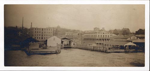 2H2LD24 - Photo taken from the river showing the Exchange Hotel, 1898 - LH Collections