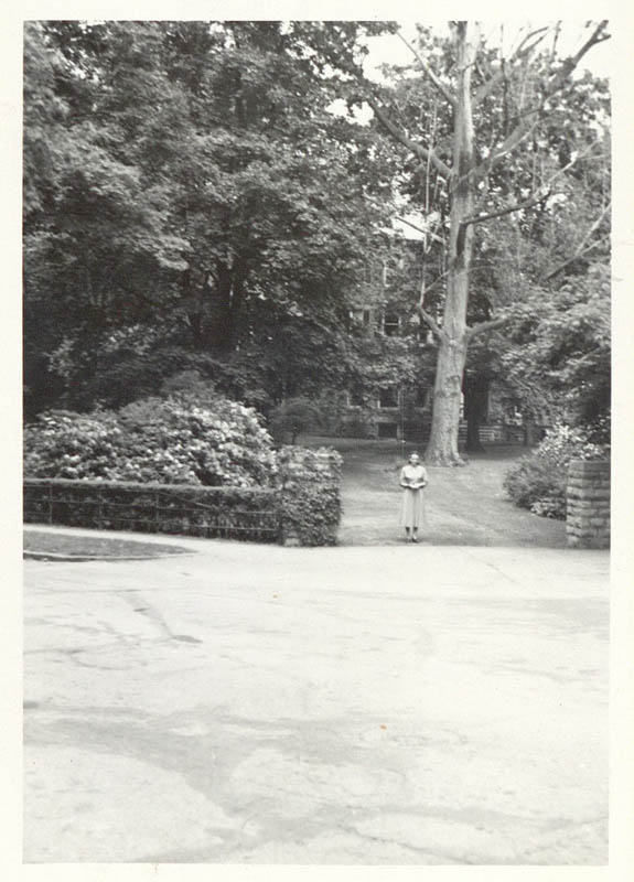 Photo of the entry gate at Eden Court from the 1950s - LH Collections